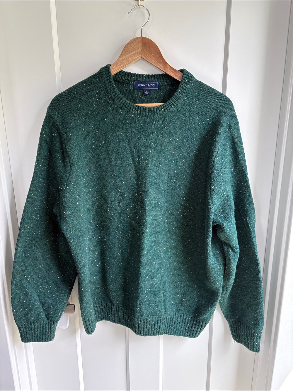 Crown & Ivy Men's Crewneck Sweater in Dark Green